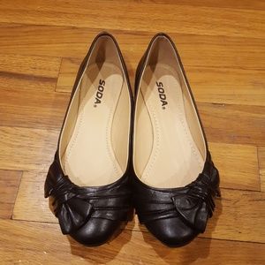 Soda flats with bow detail